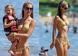 Alessandra Ambrosio khoe dáng ở biển