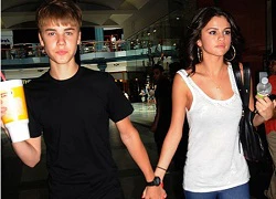 Bieber và Selena Gomez tay trong tay