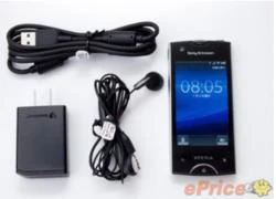 &#8216;Đập hộp&#8217; điện thoại Xperia Ray mỏng ngang iPhone 4