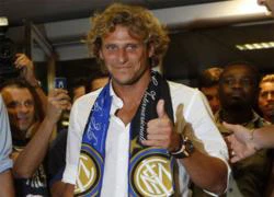 Fan Inter phát cuồng vì Forlan