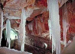 Khám phá động băng Dachstein khổng lồ