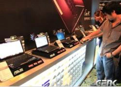 Kín khách trong ngày khai mạc Asus Expo 2011 tại Hà Nội