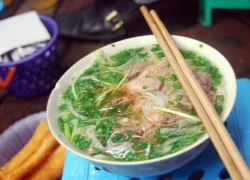 Lê la bún, miến, phở gánh Hà Nội