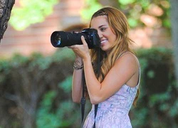 Ngắm Miley "tác nghiệp" cực dễ thương trong So Undercover