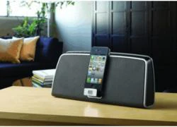 Altec Lansing trình làng loa di động tích hợp dock cho iPod/iPhone