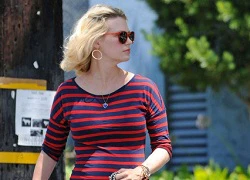 Bà mẹ độc thân January Jones đã có con trai