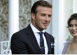 David Beckham mua trang sức của huyền thoại Elizabeth Taylor tặng vợ yêu