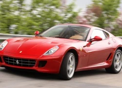 Ferrari cho 'ngựa' nhà đấu nhau