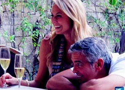 George Clooney thư giãn với bồ mới