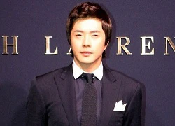 Kwon Sang Woo trở về Hàn Quốc gấp để phẫu thuật chân