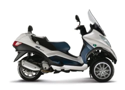 Piaggio giới thiệu xe máy hybrid tại Việt Nam