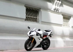 Triumph Daytona 675R trên đường phố Sài Gòn