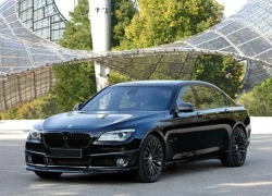 BMW 750i 'độ' đen tuyền cho người đam mê tốc độ