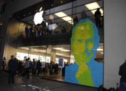 Bức hình Steve Jobs đặc biệt tại cửa hàng Apple Store