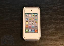 [Cảm nhận] Apple iPod touch màu trắng: Thiết kế đẹp kèm theo iOS 5