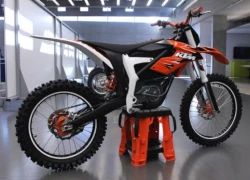 "Cào cào" mới của KTM sẽ đáp xuống EICMA 2011