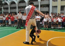 &#8220;Chú lùn và người khổng lồ&#8221; tái xuất