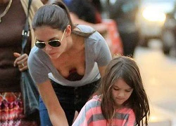 Katie Holmes xuống cấp vì &#8220;ngực mướp&#8221;