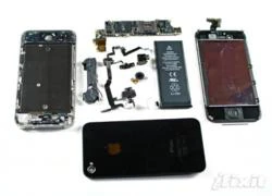 &#8216;Mổ xẻ&#8217; điện thoại Apple iPhone 4S