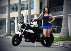 Người mẫu Việt bên Triumph Speed Triple 2011