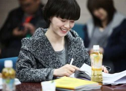 "Nữ phi công" Goo Hye Sun ra quân cùng đồng đội