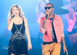 Taylor Swift "lôi" B.o.B lên sân khấu