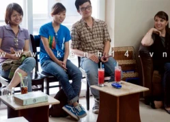 Teen Sài Gòn bị &#8220;hớp hồn&#8221; với cách học tiếng Anh tại &#8220;coffee Tây&#8221;