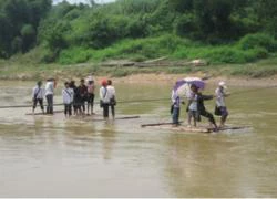 Thanh Hóa: Yêu cầu đảm bảo an toàn cho các học sinh "vượt sông tìm chữ"