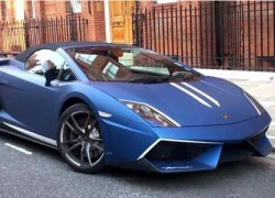 Video Lamborghini Gallardo màu xanh biếc tại London