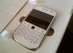 Xuất hiện Blackberry Bold 9900 màu trắng