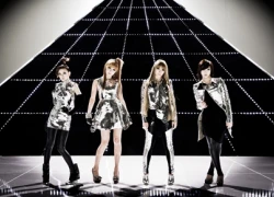 2NE1 tới họp báo muộn 30 phút