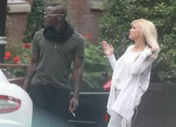 Balotelli lừa dối bạn gái, léng phéng với diễn viên phim "cấp 3"