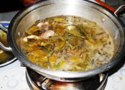 Chua ngọt canh gà nấu lá giang