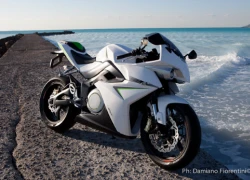 CRP Racing "Energica": Xe điện đạt vận tốc 220km/h