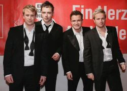 Hãng đĩa muốn trả nhiều tiền hơn để ngăn Westlife tan rã