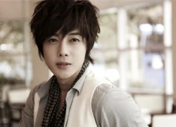 Kim Hyun Joong tỏa sức nóng ngùn ngụt giữa dàn boygroup