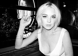 Lindsay Lohan khoe ngực đẫy đà