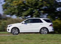 Mercedes-Benz vén màn ML63 AMG 2012