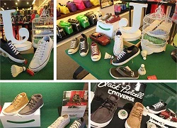 Ngắm giày Converse trong khu trưng bày độc đáo