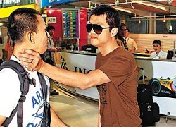 Những vụ &#8220;đụng độ&#8221; paparazzi mất bình tĩnh của sao Cbiz