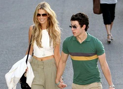 Nick Jonas - Delta Goodrem hạnh phúc bên nhau