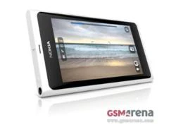 Nokia N9 trắng đắt hơn iPhone 4S tới&#8230; 300 USD