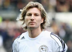 Robbie Savage ngủ với "đối thủ" Natalia Lowe?