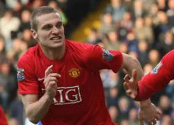 Sir Alex nghi ngờ lòng trung thành của Vidic