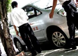 Tài xế taxi đêm: Người đồng hành câm lặng