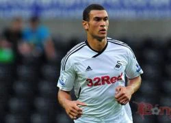 Tuyển thủ Anh Steven Caulker làm càn