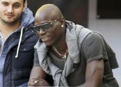 Balotelli lại gặp rắc rối với cảnh sát