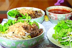 Bún bò Nam bộ