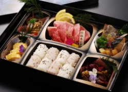 Cả thế giới thu nhỏ vào hộp cơm Bento