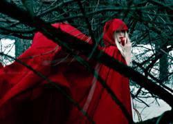 Cosplay ấn tượng trong Red Riding Hood